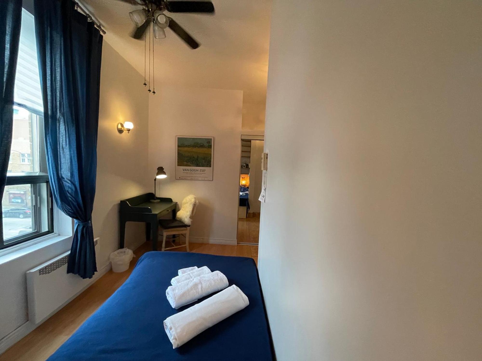 Chambres El Mediterraneo Rooms Montreal Cameră foto